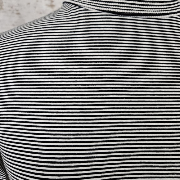Louie et Lucie Black Striped Top Medium M Turtleneck Long Sleeve Classic - Picture 3 of 9